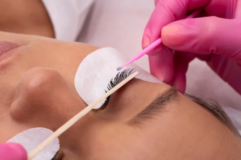 Starting a Career as a Lash Technician: What Training Involves
